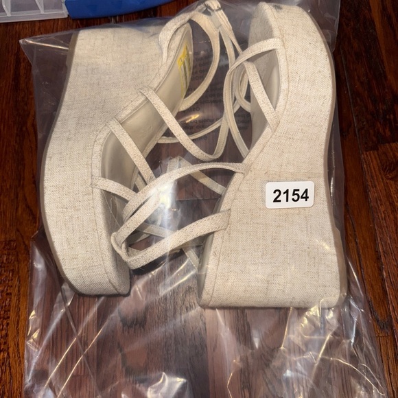 Women's Ronnie Strappy Platform Wedge Heels with Memory Foam Insole. Size 7.5 - Picture 9 of 11